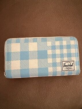 Herschel Blue & Cream Checkered Zip Wallet